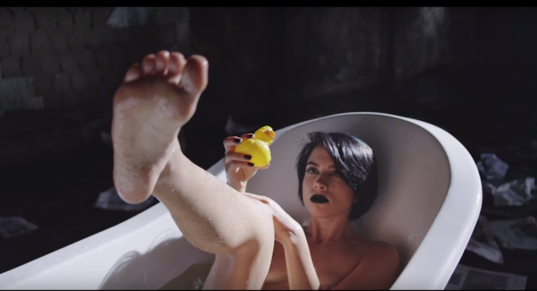 "Голые девушки из pussy Riot"