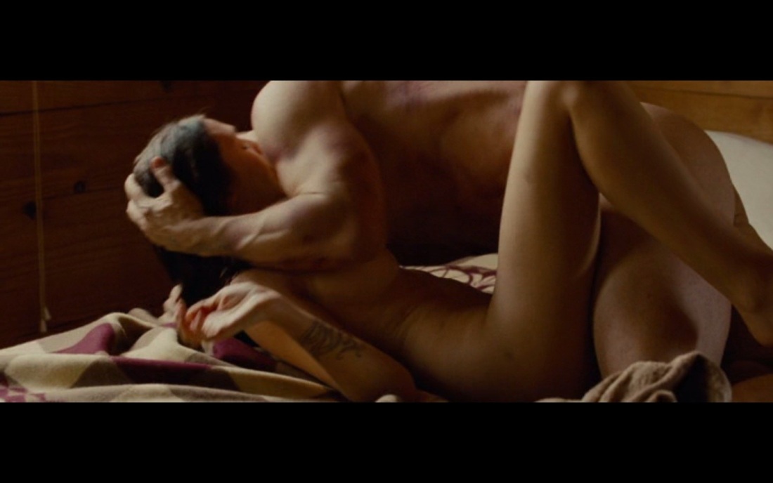 Элизабет Чейз Олсен голая