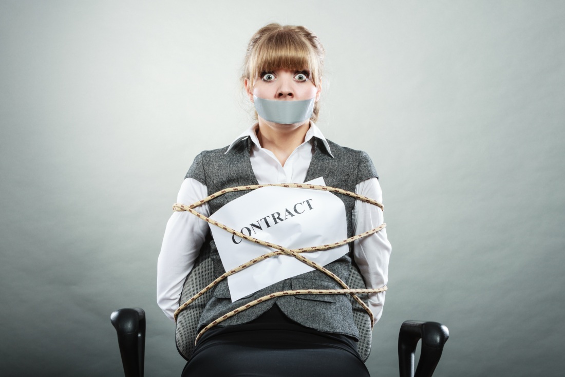 Связанная с заклеенным