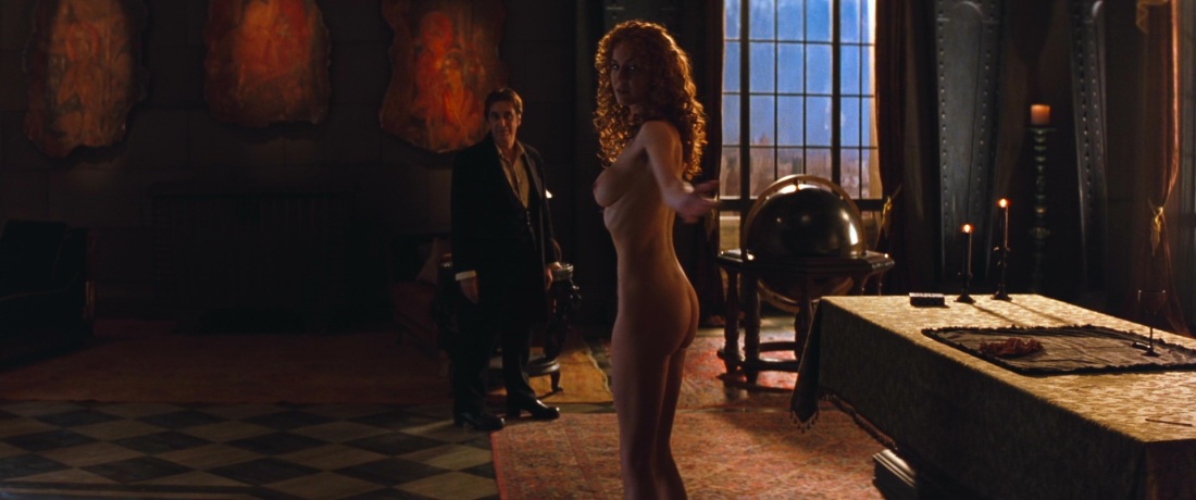 Конни Нильсен адвокат дьявола nude