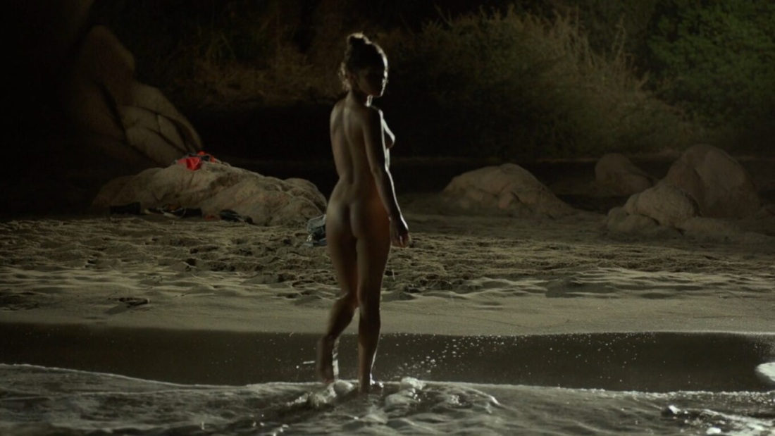 Алис Исааз Лола Ле Ланн nude