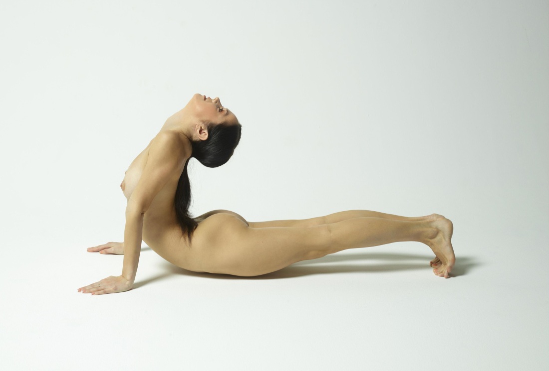 Красивые голые гимнастки