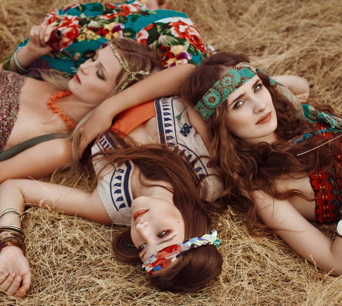 Ню фотосессия девушка с дредами