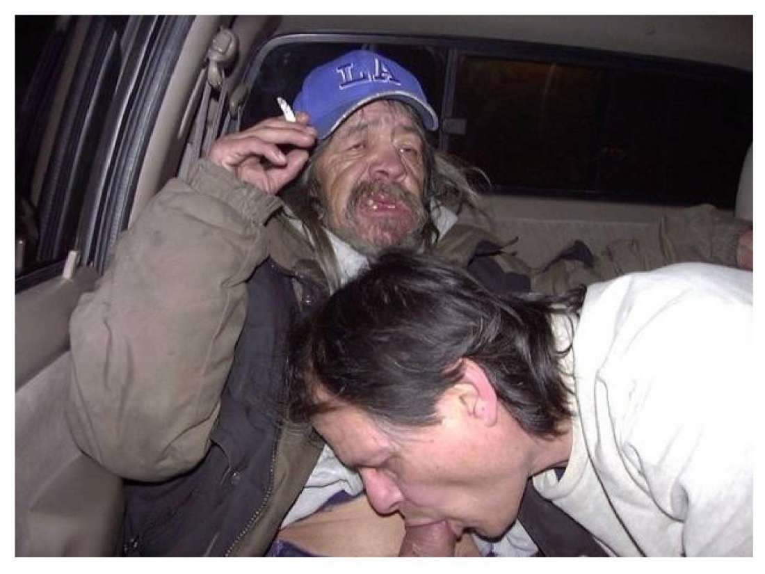 Пьяные грязные голые женщины