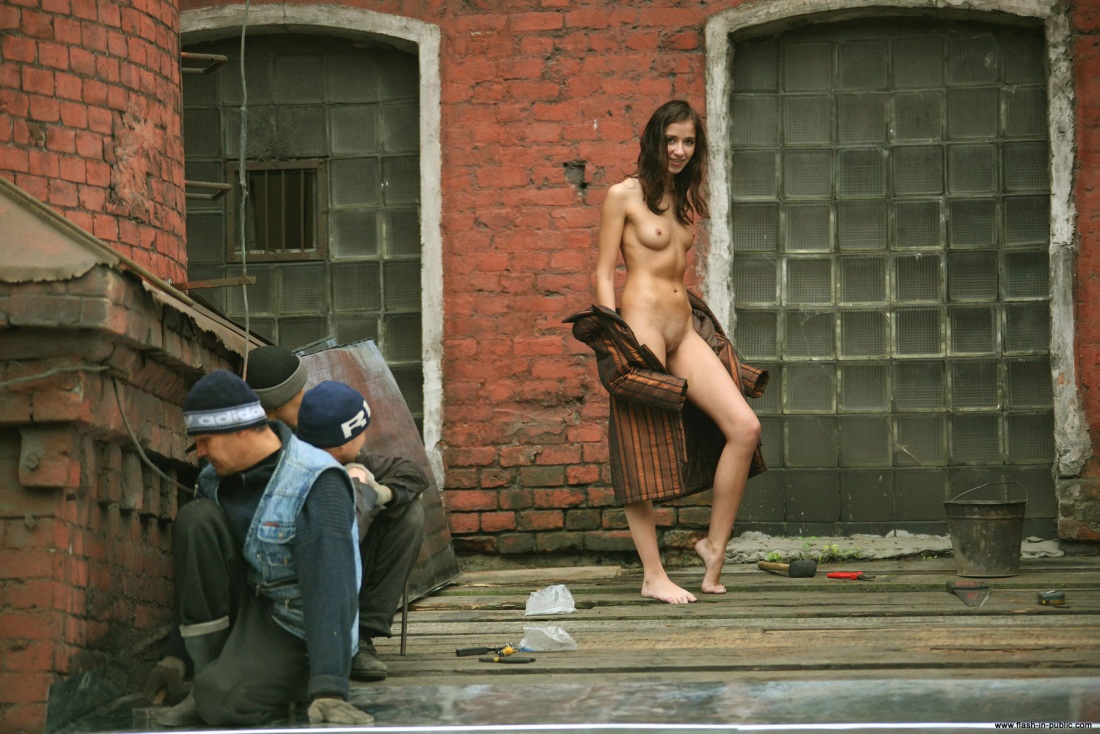 Голые бездомные бомжихи