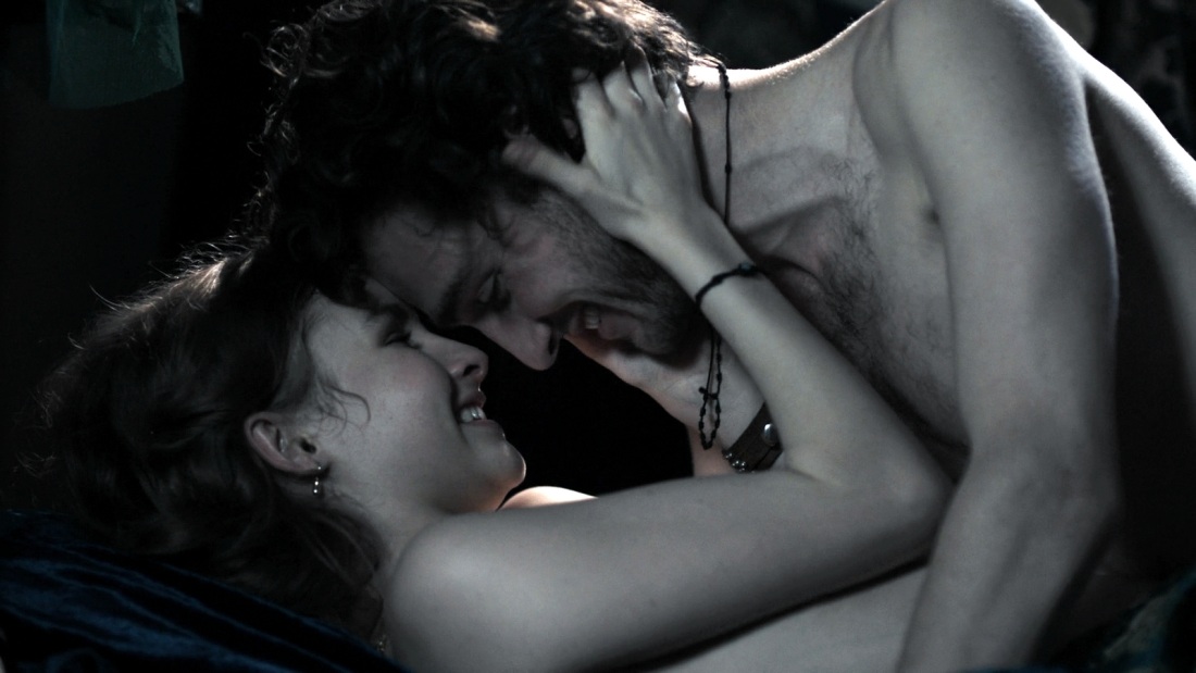 Nude голая Лаура Гордон Laura Gordon