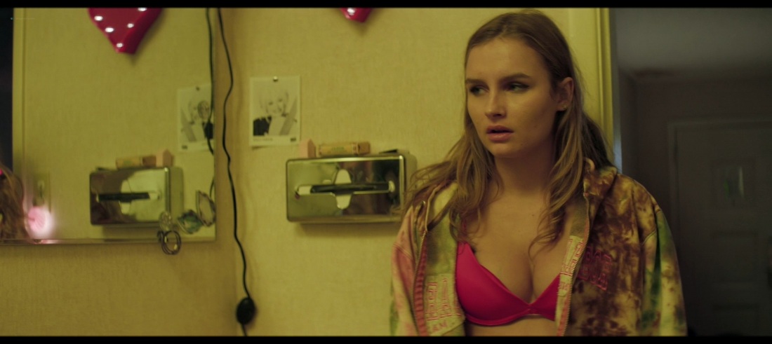 Оливия ДЕДЖОНГ горячие