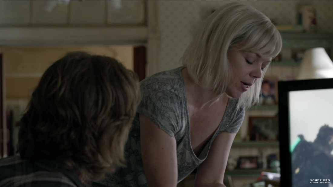 Эмили Теннант постельные сцены