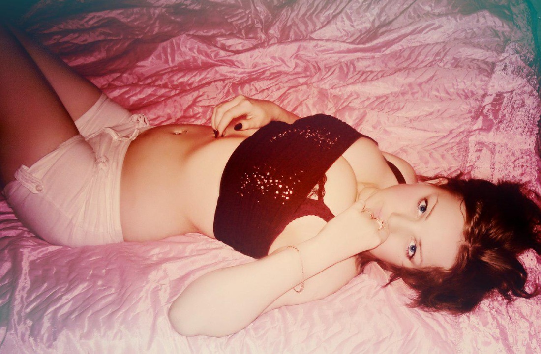 Страстная любовь у камина