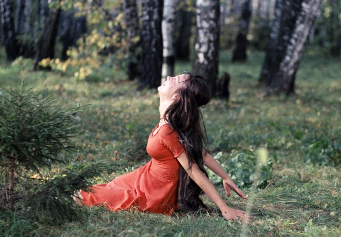 Галина Беляева в Красном платье