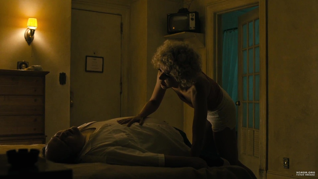 Мэгги Джилленхол личный досмотр