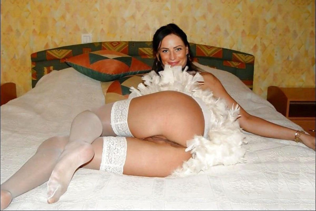 Голые невесты в чулках домашние
