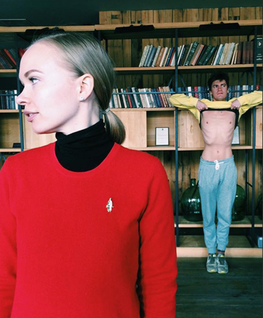 Скарлетт Йоханссон воздушный поцелуй