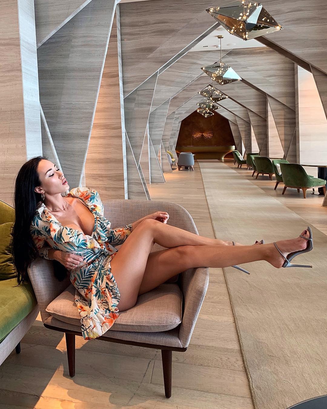 Юлия Зиверт босиком