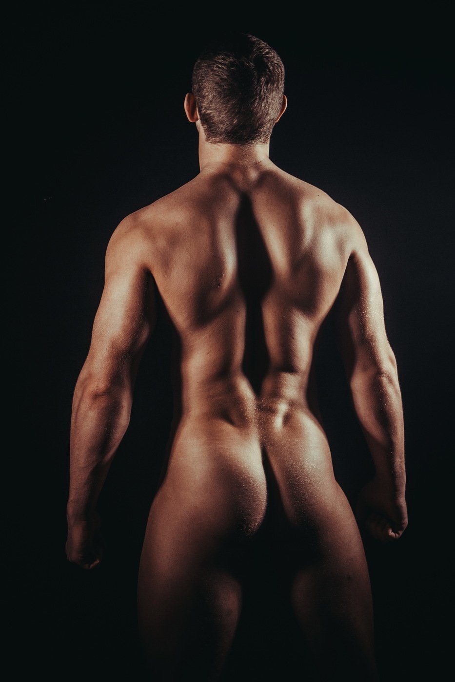 Мужская задница без трусов