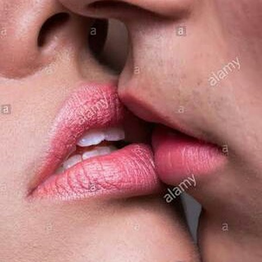 Порнозвезда с ярким макияжем