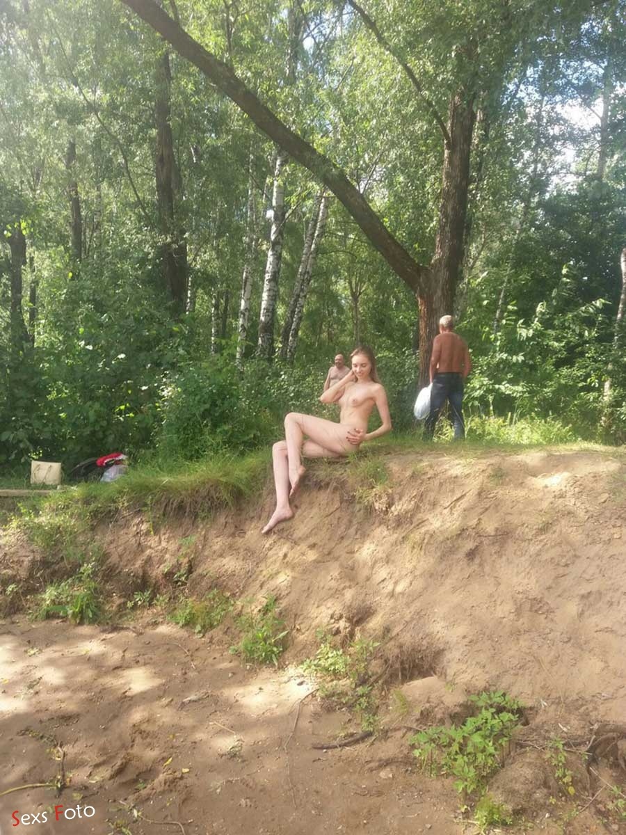 Нудистки в Серебряном Бору