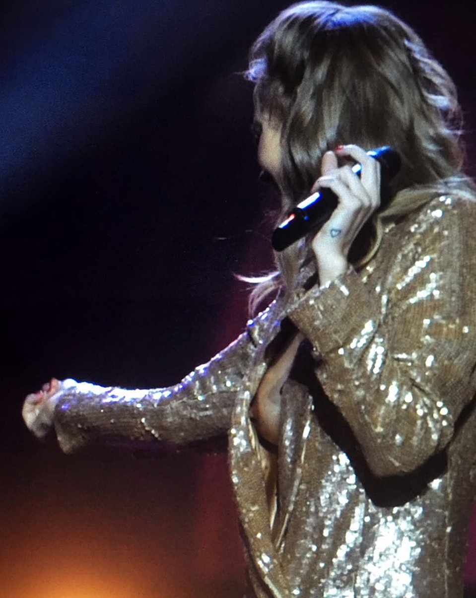 Эротические концерты на сцене