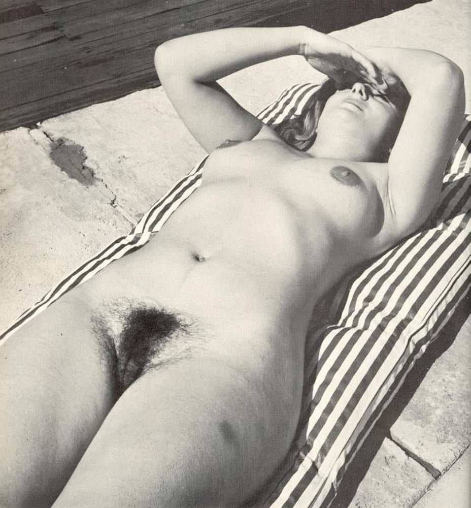 Голые женщины на даче ретро