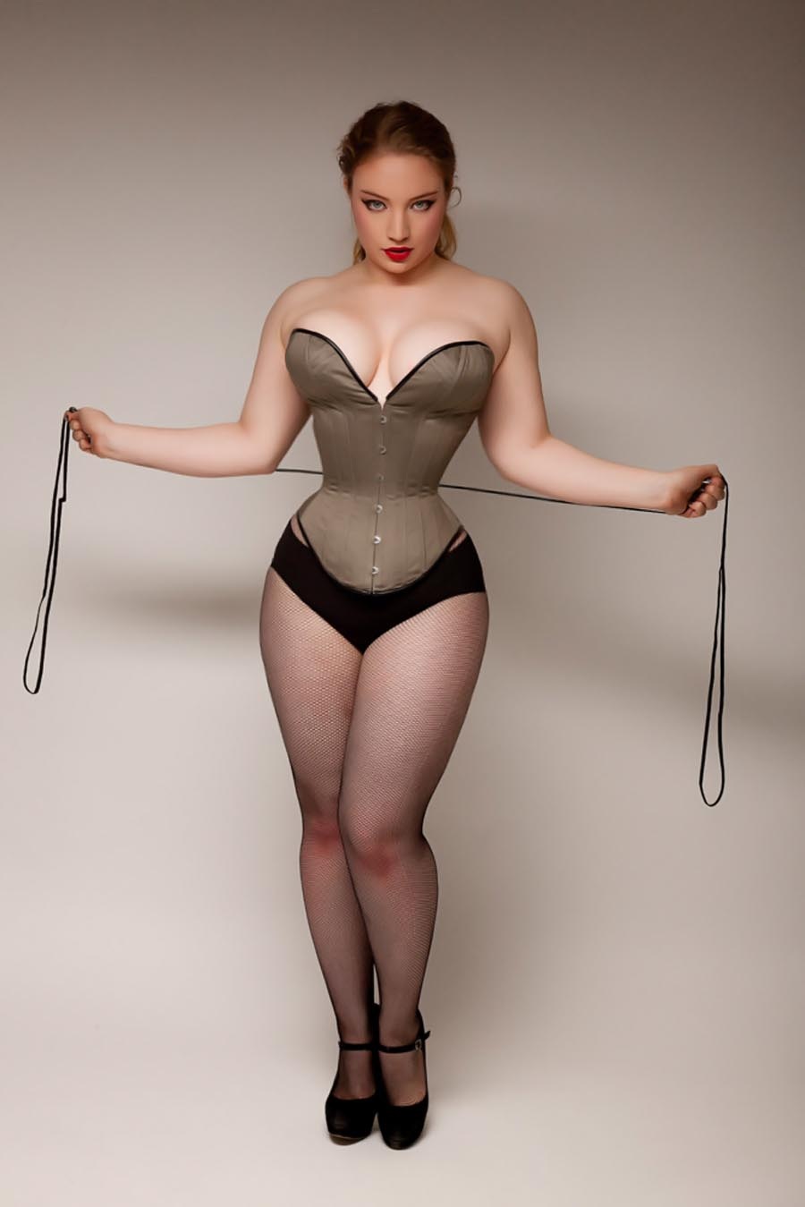 Александра Щербакова модель Plus Size