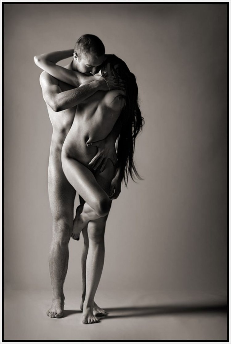 Мужчина и женщина в стиле ню