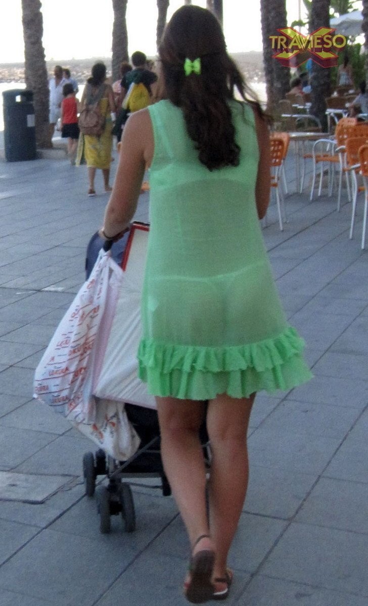 Девушки впрозрачнои одежде