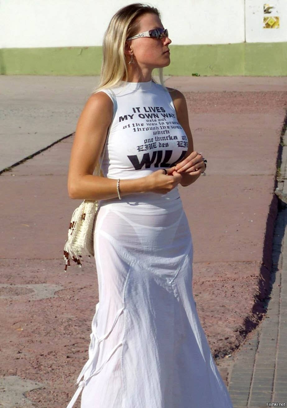 Платье просвечивает