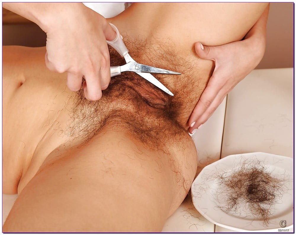 Стрижка волос ножницами на лобке