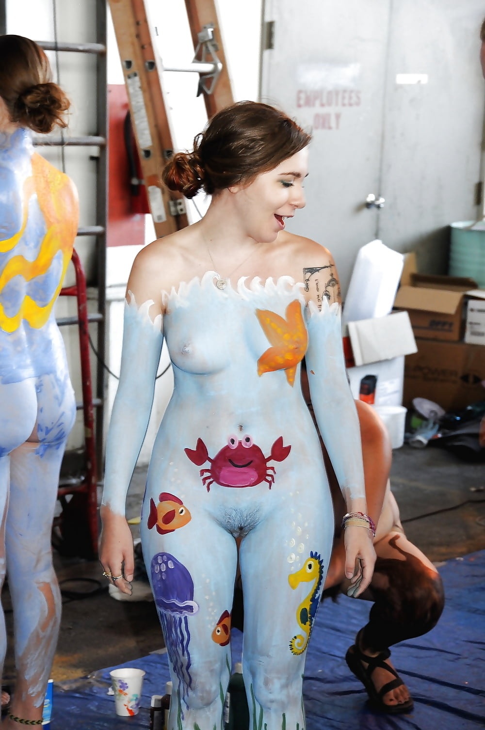 Голые женщины с татуировками