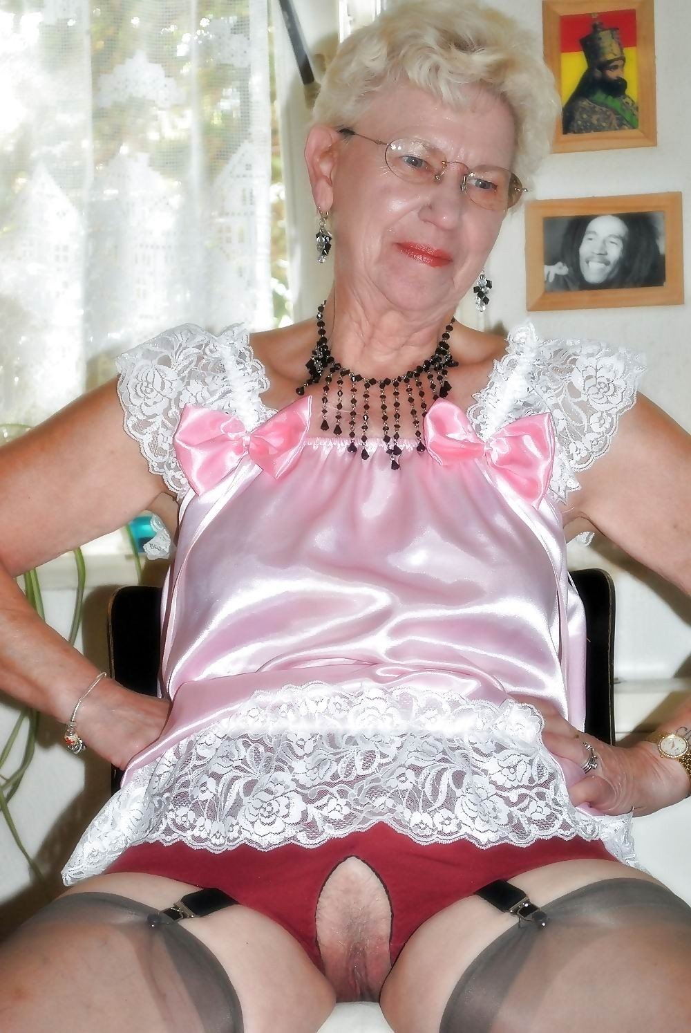 Толстые старухи в трусах