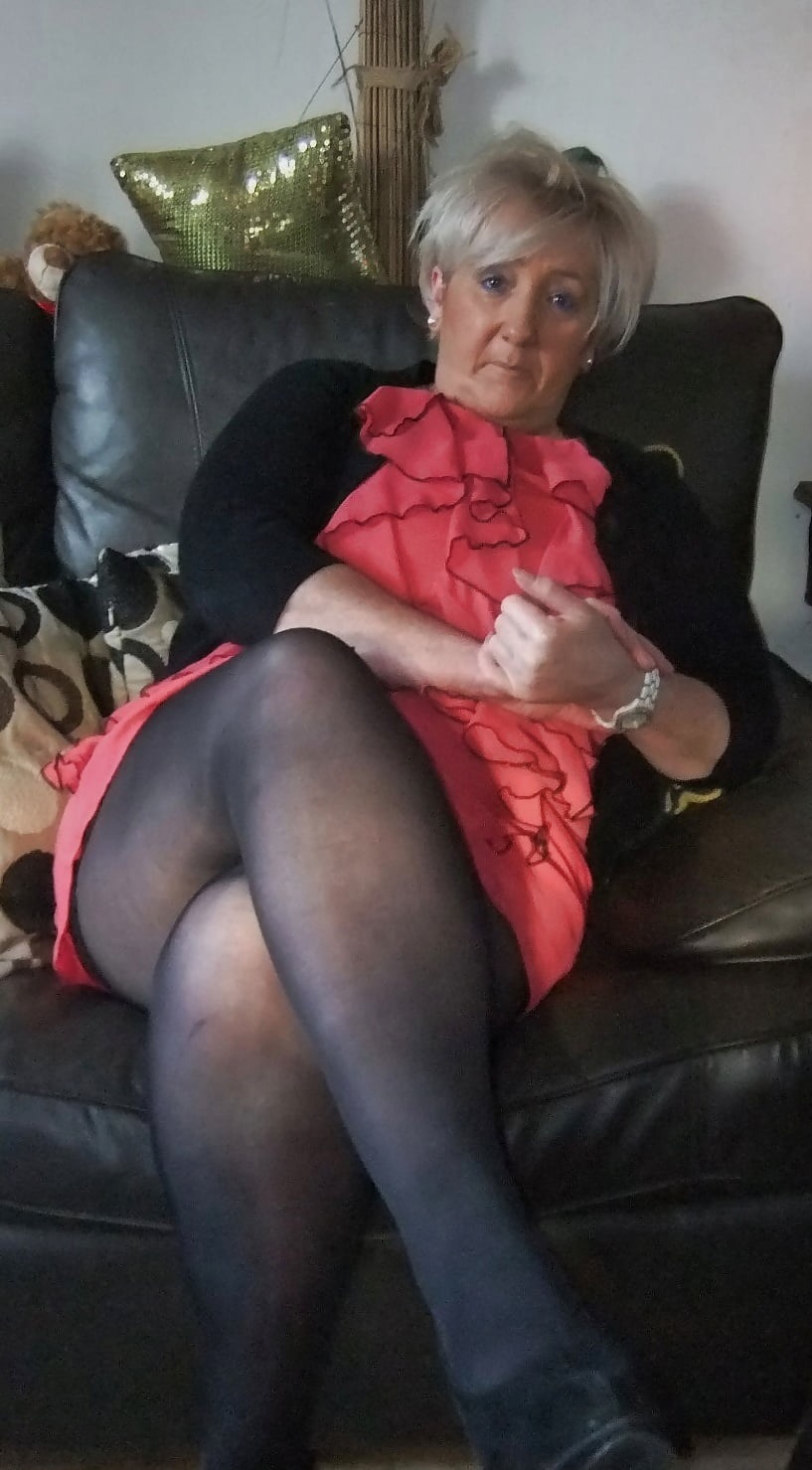 Сочные старушки в колготках