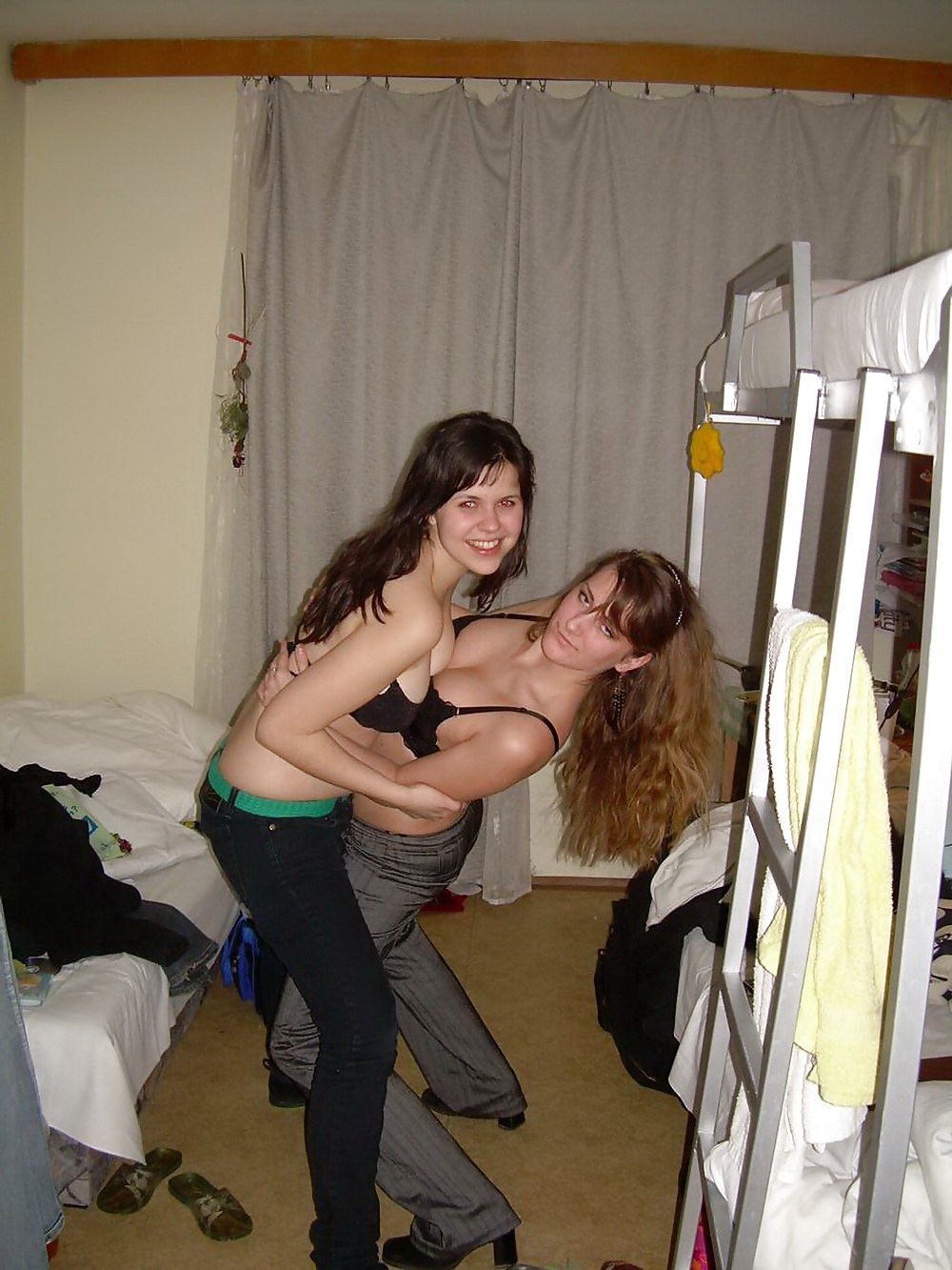 Студентки развлекаются