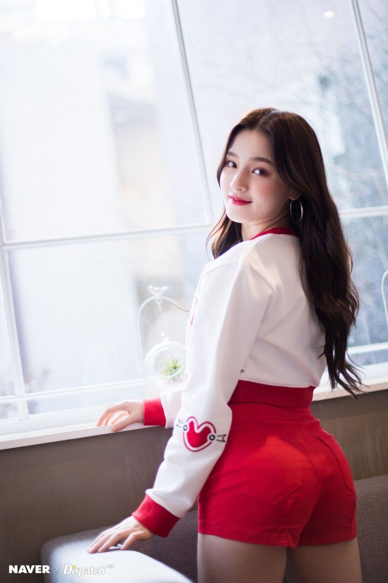 Nancy MOMOLAND В купальнике
