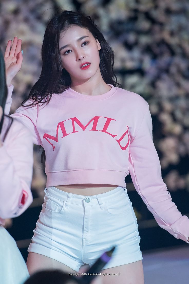 Nancy Singer MOMOLAND