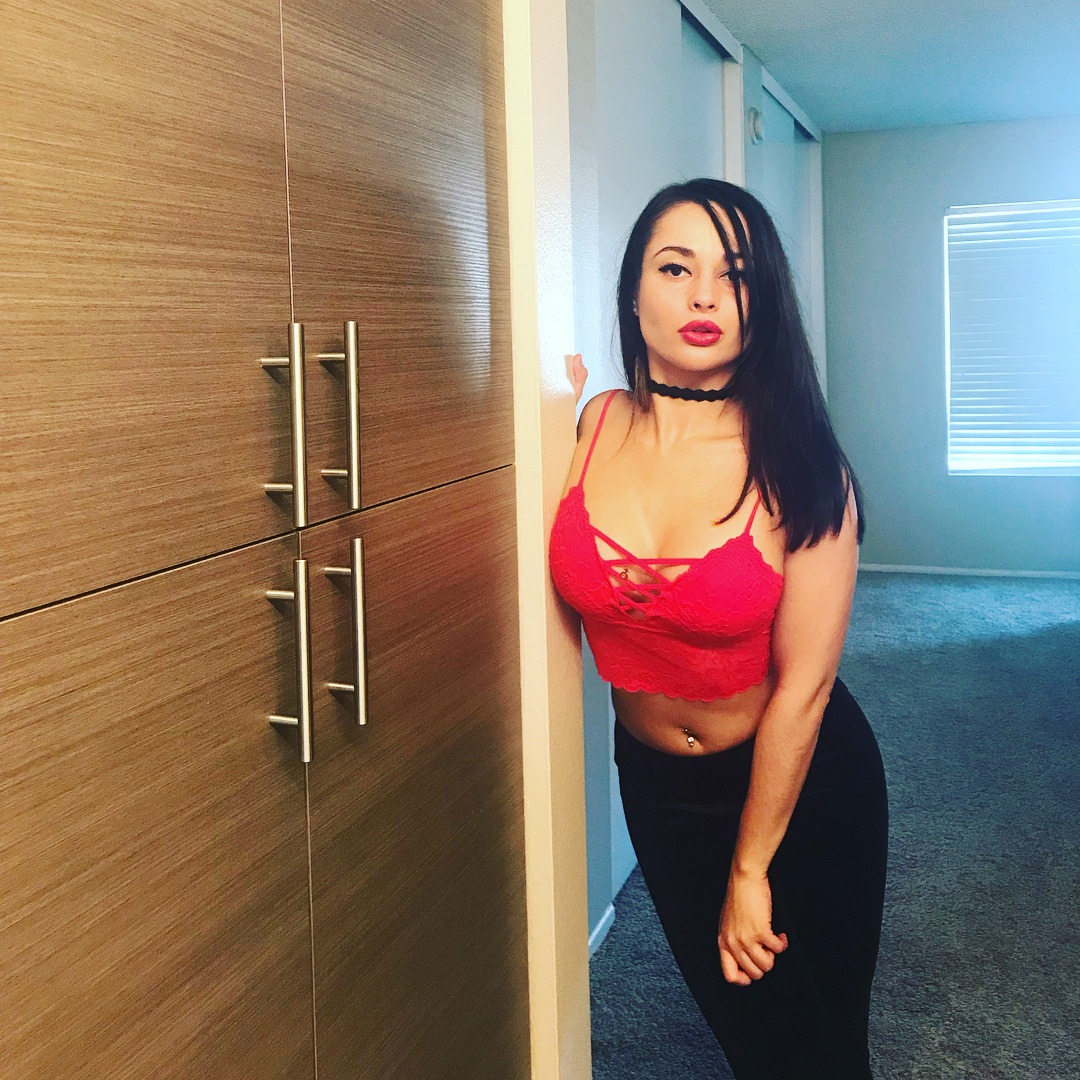 Aurelly Rebel Kristall Rush порноактриса