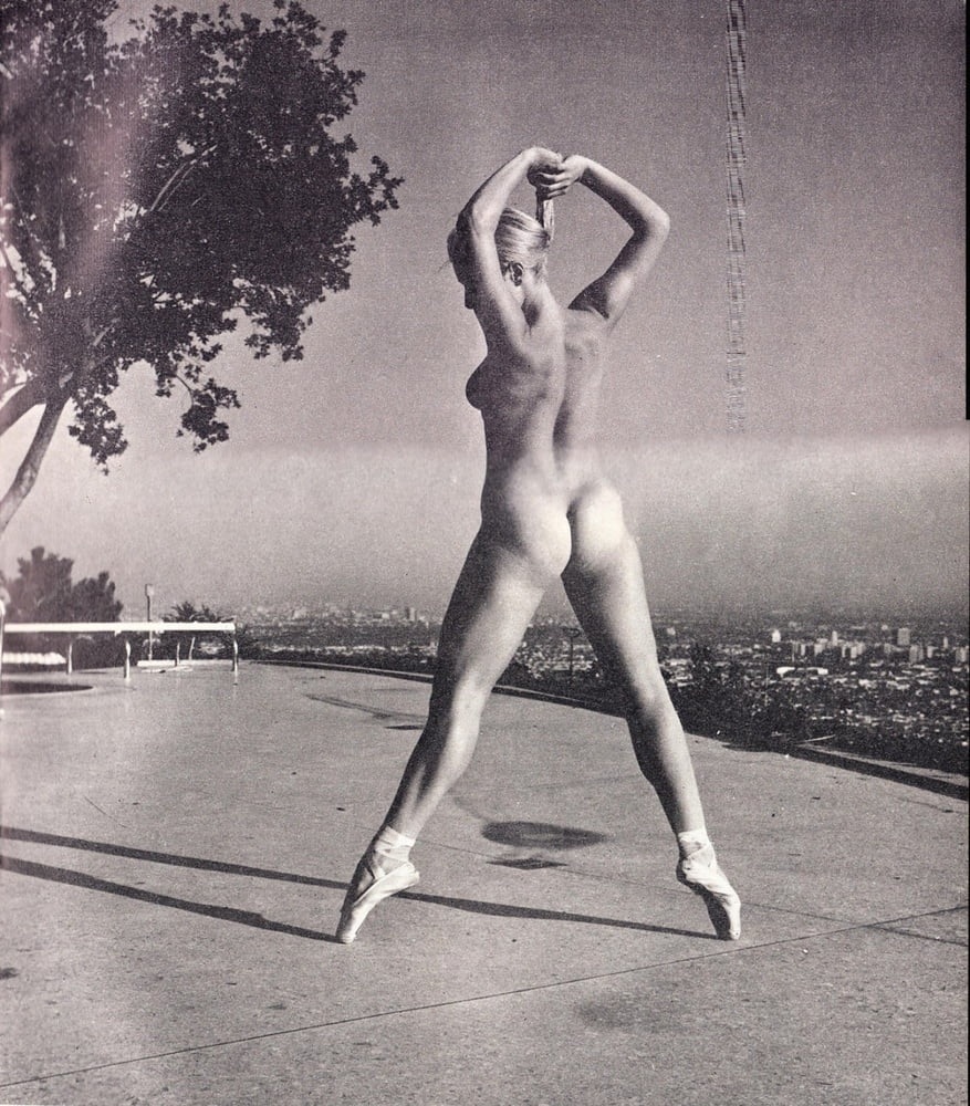 Голая ретро гимнастика