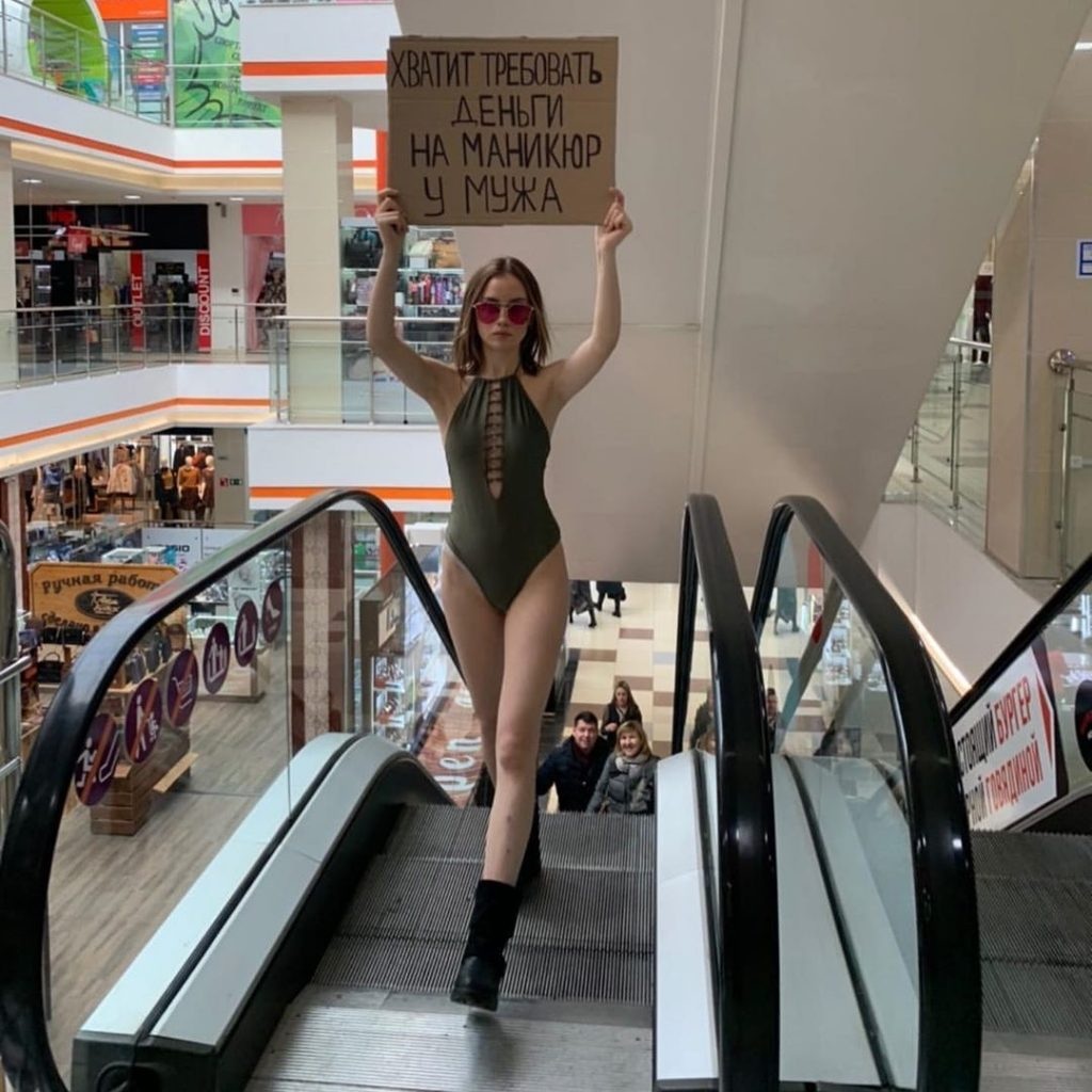 Красотки в торговом центре