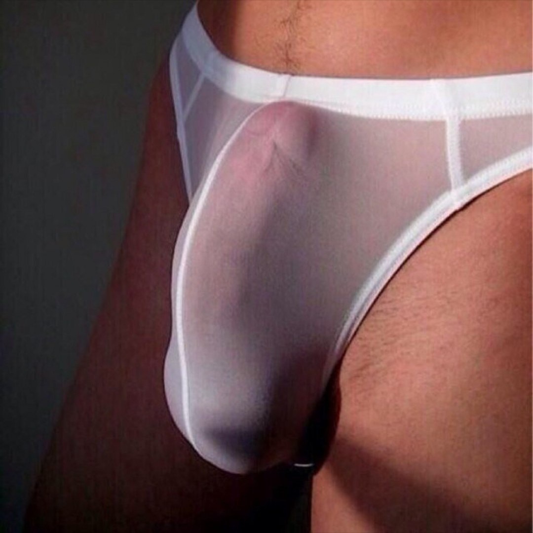 Мужской член в женских трусиках