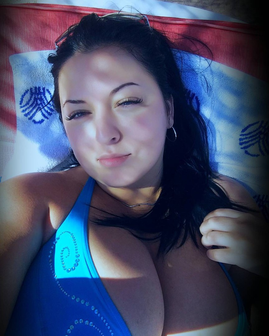 Римма Пенджиева бюст