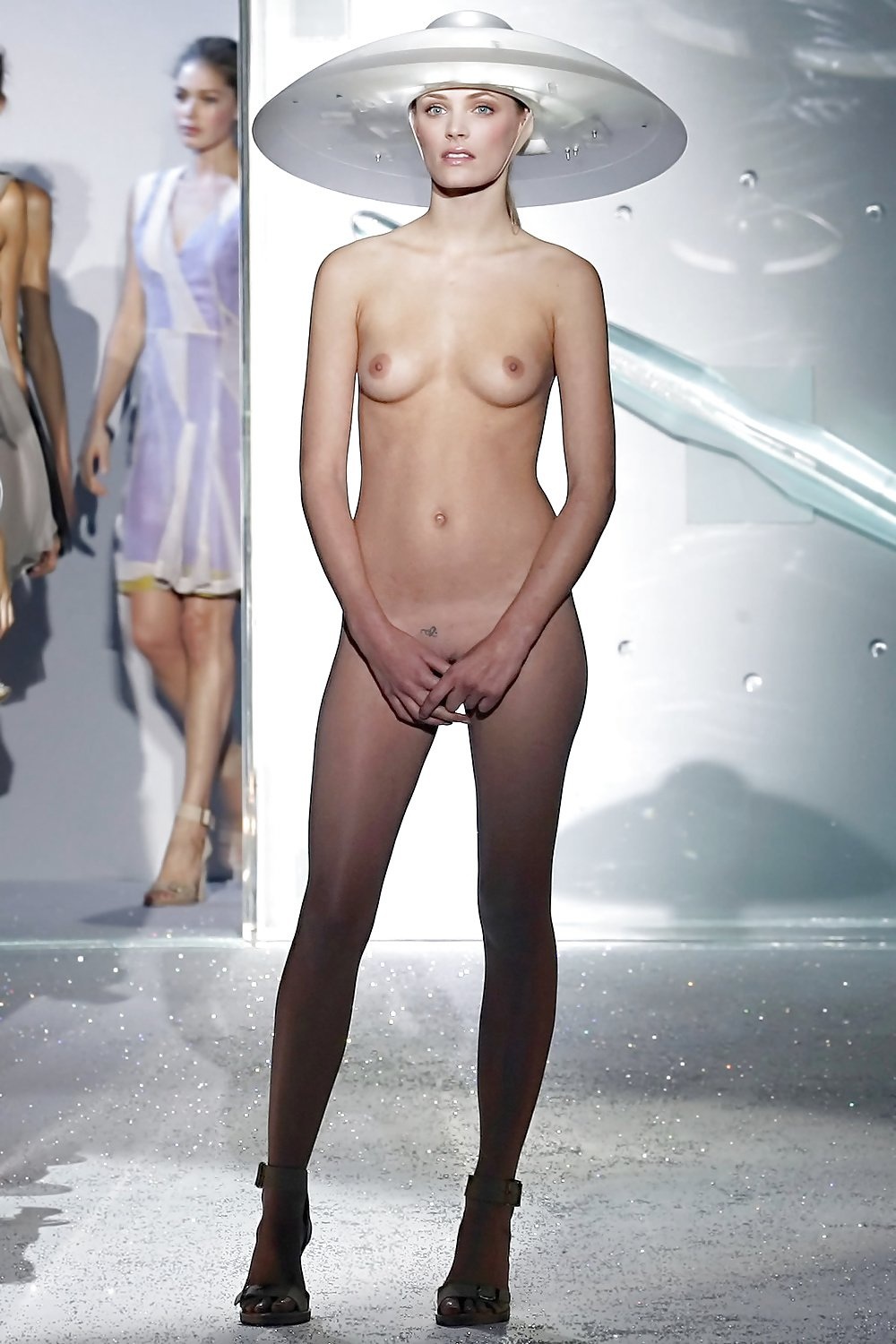 голые модели charlie le mindu