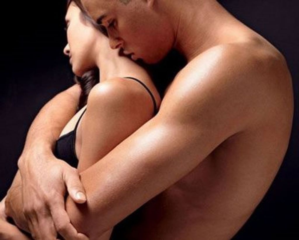 Объятия сзади