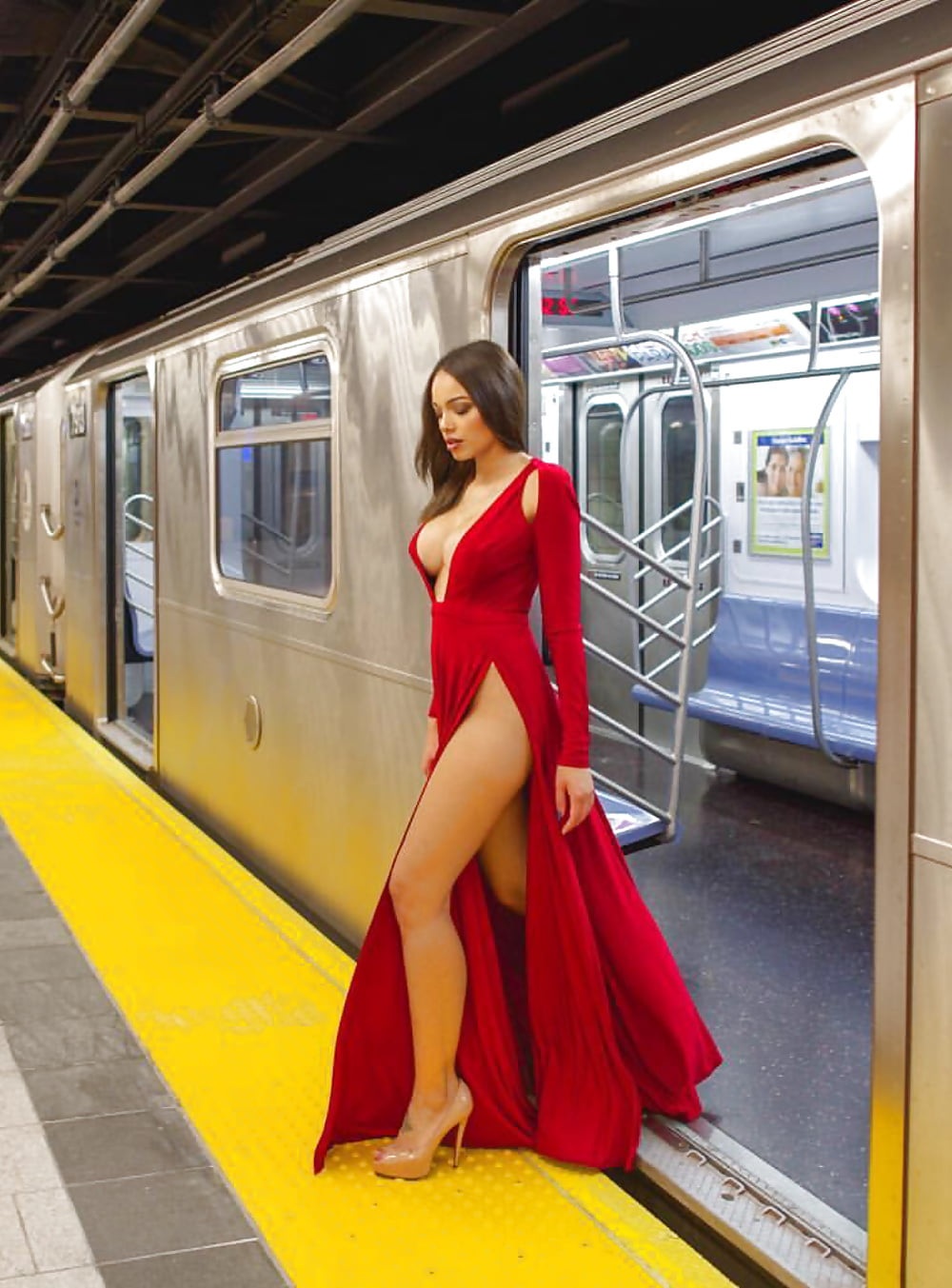 Ноги в транспорте