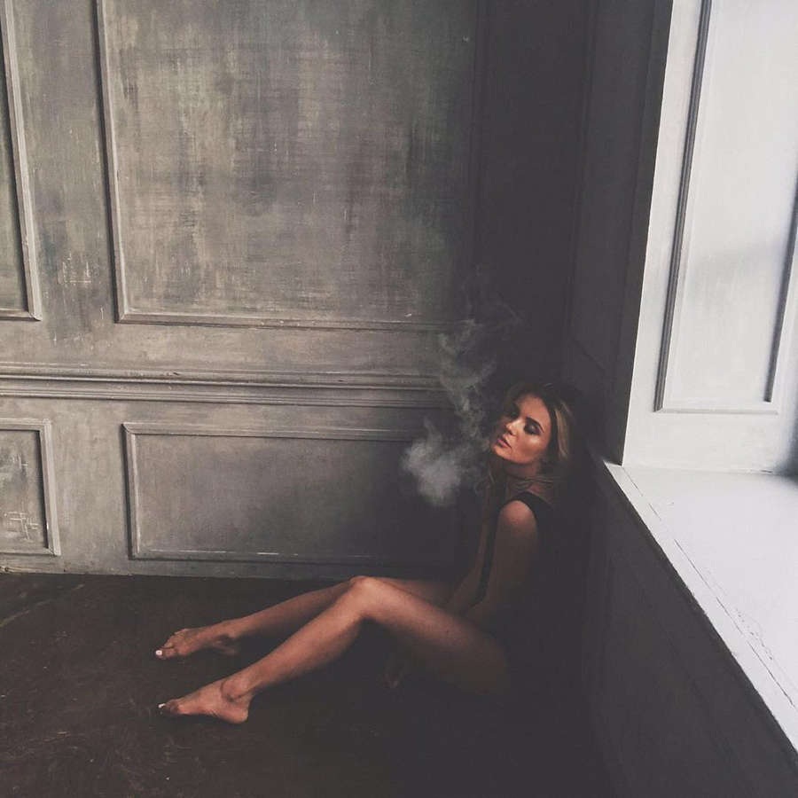 Анна Шульгина в купальнике