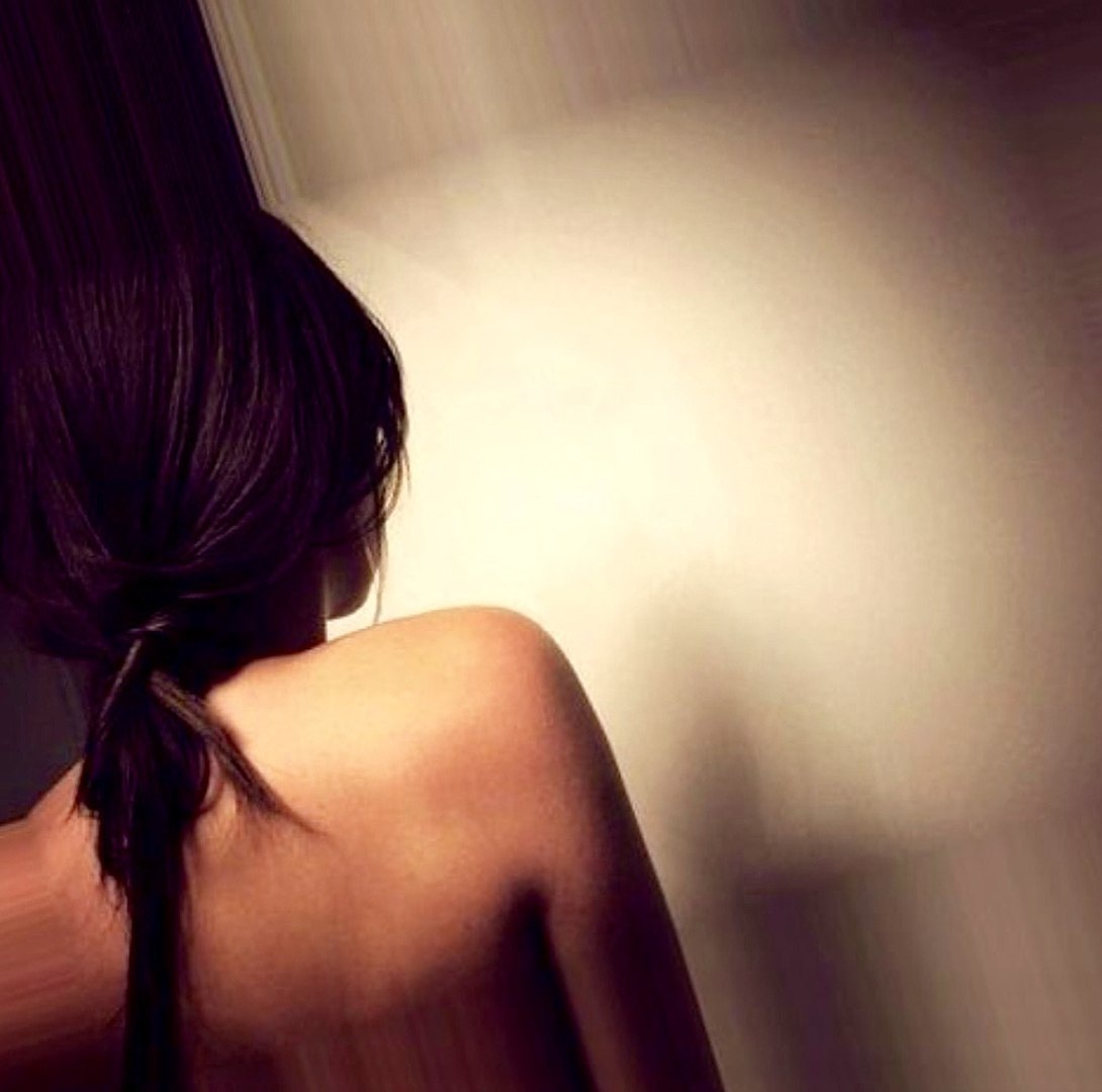 Кайли Дженнер с черными волосами