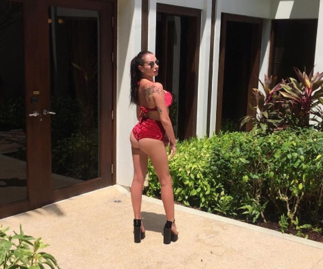 Анна Грачевская ягодицы