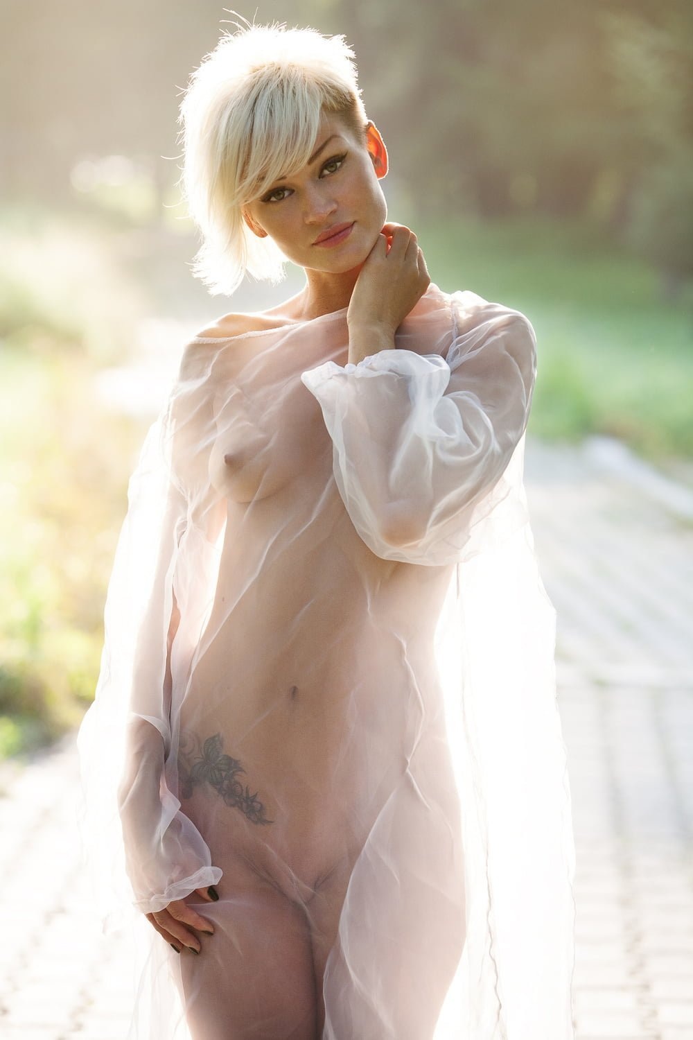 Голые красотки в прозрачном белье