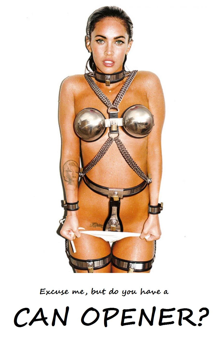 Санни Леоне в корсете без трусов