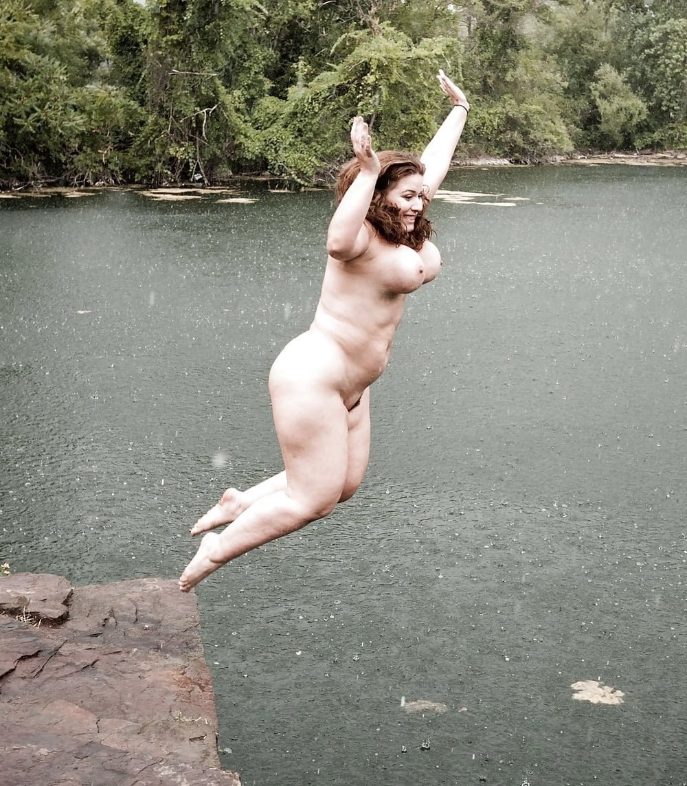 Голая женщина прыгает - фото порно devkis