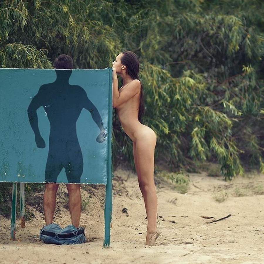 Голые бабы загорают на пляже