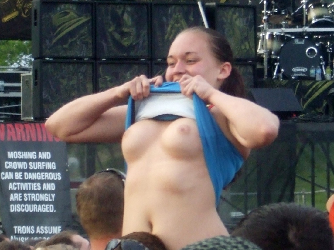 Случайно обнажилась на публике